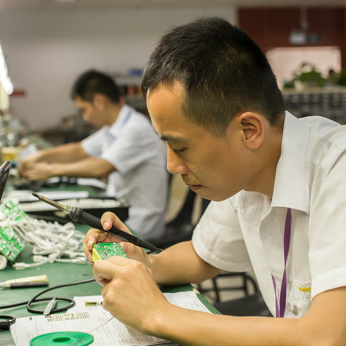 電源適配器廠家：電子工程師必學的入門知識，如何使用萬用表