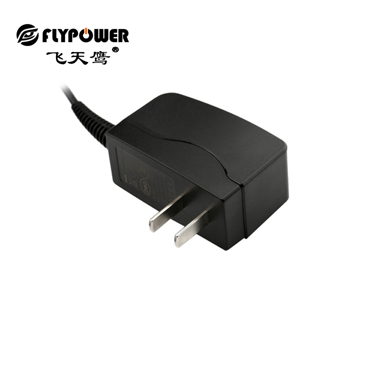 為什么同樣是電源適配器，價格差距卻很大