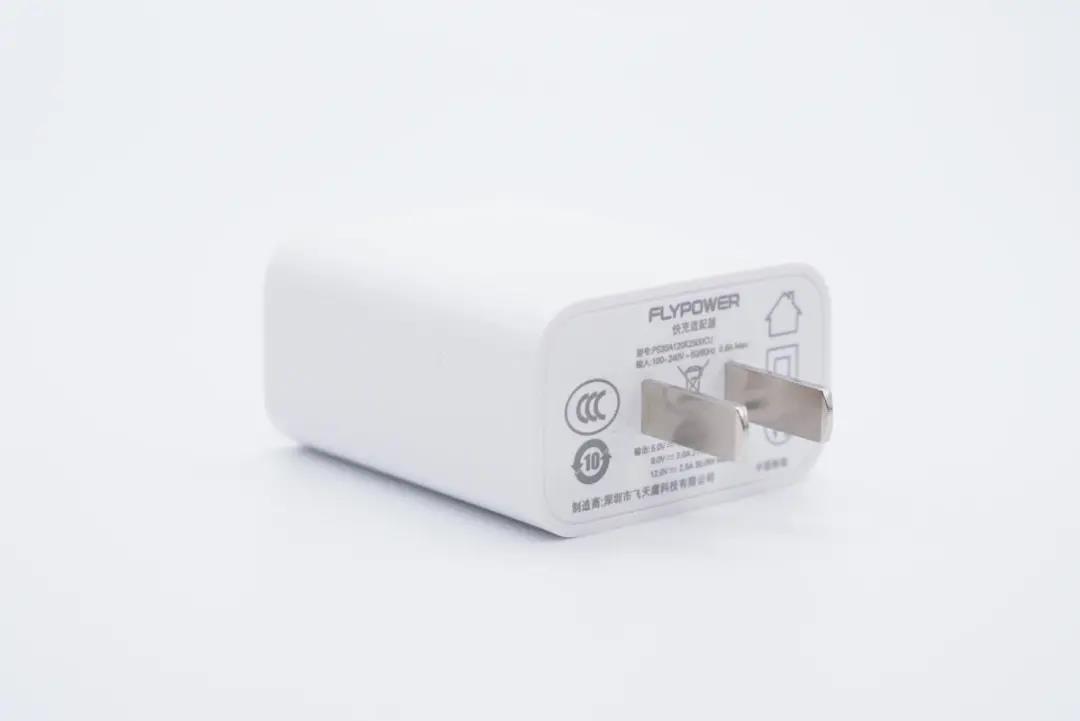 電源適配器和充電線，誰才是決定手機充電速度的重要因素？